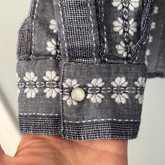 Kut from the Kloth Top - Picture 3 of 6